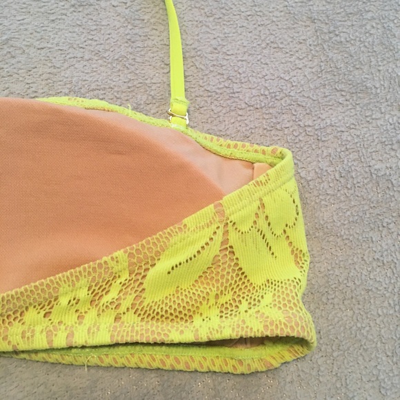 BCBGeneration Sz Medium Bikini swim top . Removable strap . - Picture 7 of 13